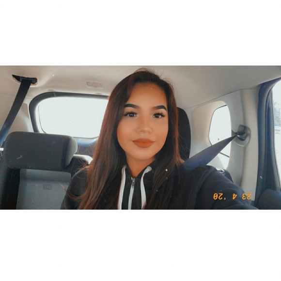 Meet your Posher, Taleena - Picture 1 of 1